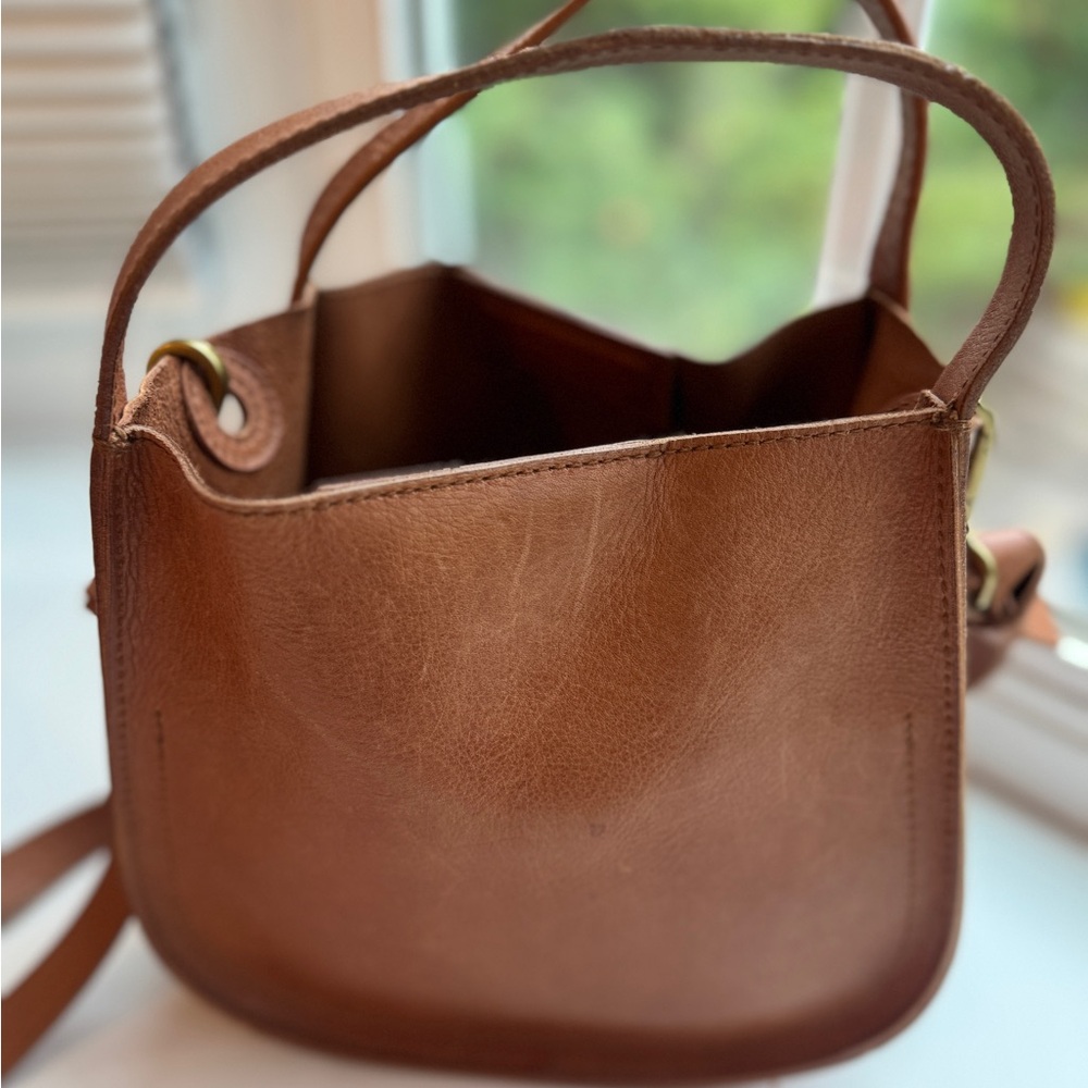Madewell Sydney Leather Crossbody Bag - Picture 4 of 12